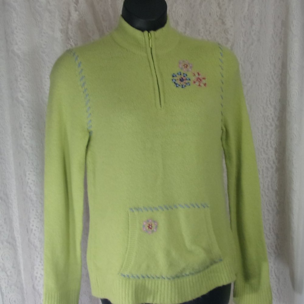 Green Pullover Sweater Super Soft  NWOT Size L